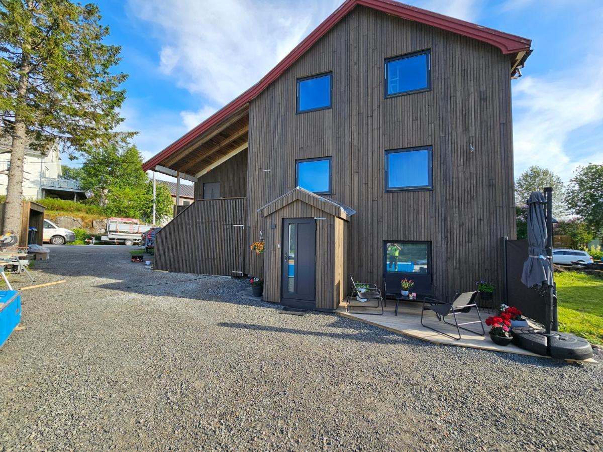 Innholdsrik Og Koselig Leilighet I Svolvaer Lofoten Svolvær Exterior foto